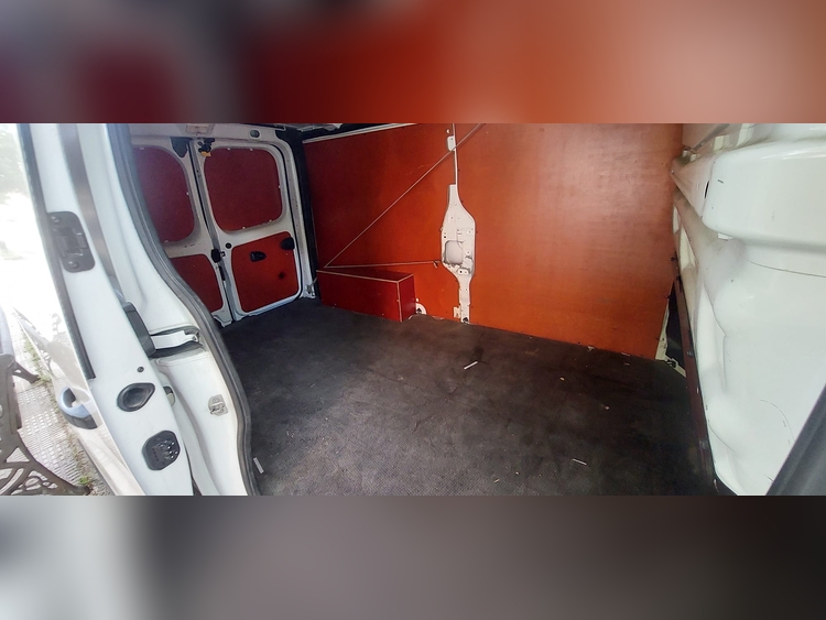 Renault Trafic 2.0 130CV foto 8